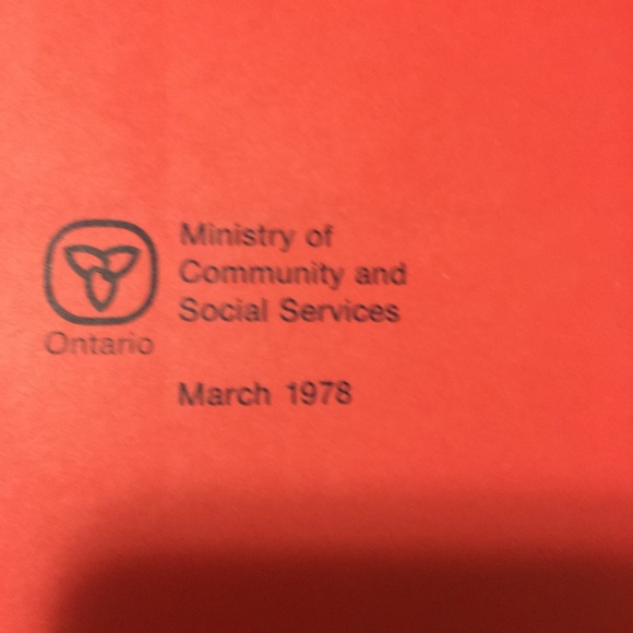 Vintage Book (1978) Can You Babysit Tonight? - Picture 3 of 3